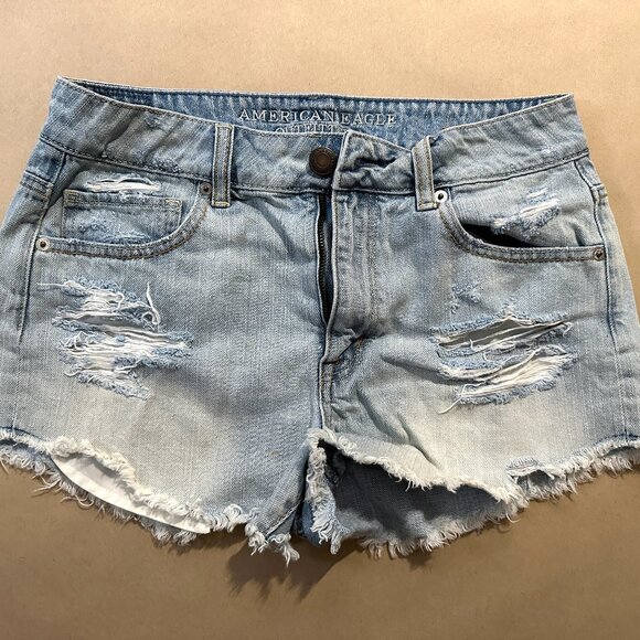 American Eagle Outfitters Light Denim Ripped Style Jean Shorts - Size 6 - Picture 2 of 5